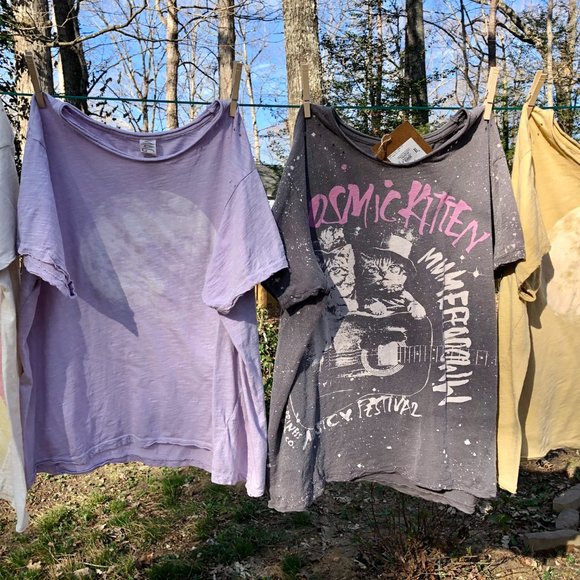 Magnolia Pearl Tees for Trade - Picture 3 of 4